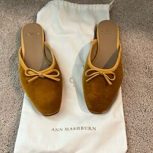 Ann Mashburn velveteen mules size 36
